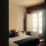 Albany Ancha 4* León