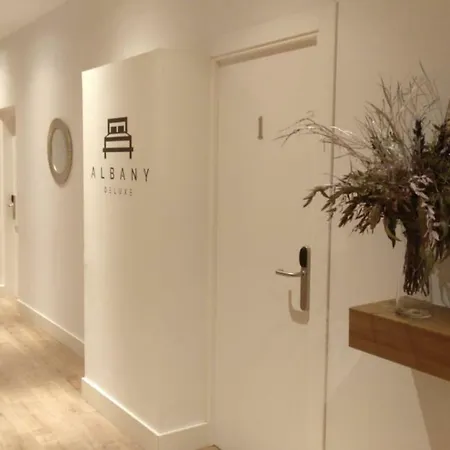 Albany Ancha 4* León