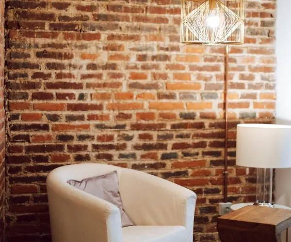 Albany Ancha 3* Leon